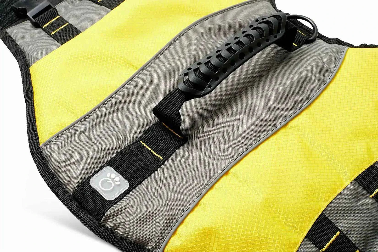 Trail Teck Pet Lifejacket close-up showing reinforced rescue handle and durable stitching for lifting and controlling dogs in water